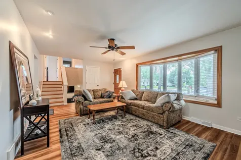 58 Woodview Lane Algonquin IL 60102