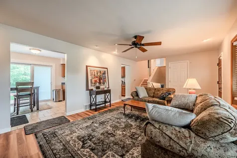 58 Woodview Lane Algonquin IL 60102