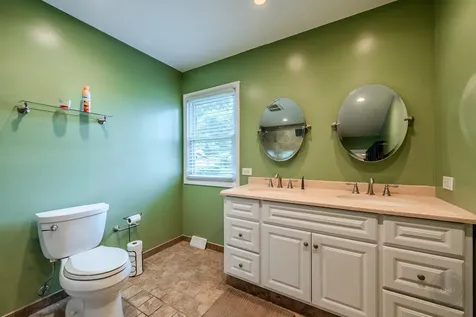 58 Woodview Lane Algonquin IL 60102