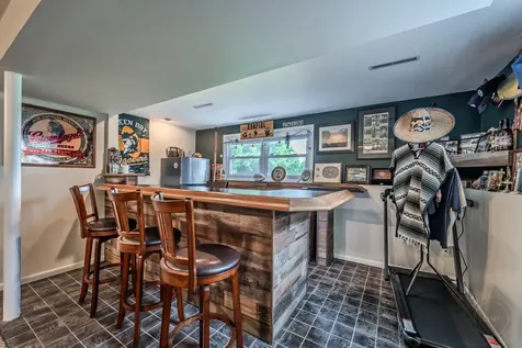 58 Woodview Lane Algonquin IL 60102