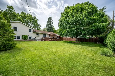 58 Woodview Lane Algonquin IL 60102