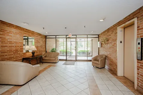 1717 West Crystal Lane Mount Prospect IL 60056