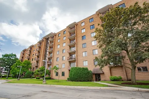 1717 West Crystal Lane Mount Prospect IL 60056