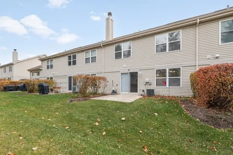 3074 Renard Lane St. Charles IL 60175