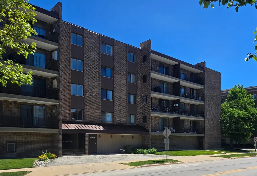 828 Graceland Avenue Des Plaines IL 60016