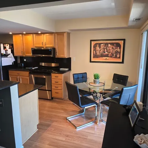 828 Graceland Avenue Des Plaines IL 60016