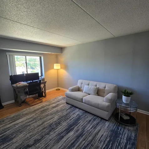 828 Graceland Avenue Des Plaines IL 60016