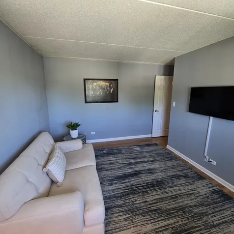 828 Graceland Avenue Des Plaines IL 60016