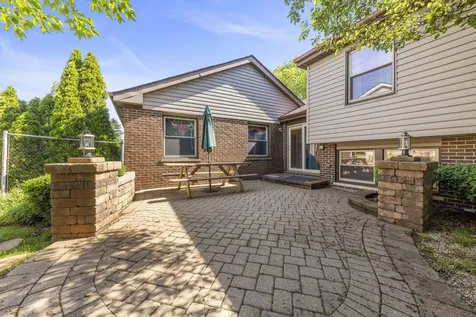 8407 Carriage Lane Tinley Park IL 60487
