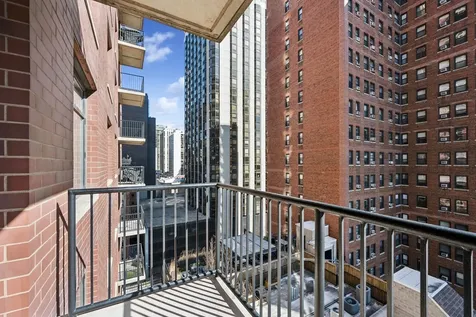 1122 North Dearborn Street Chicago IL 60610
