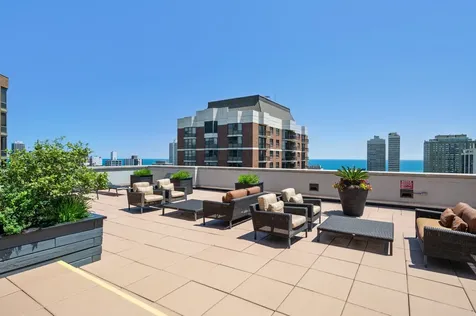 1122 North Dearborn Street Chicago IL 60610