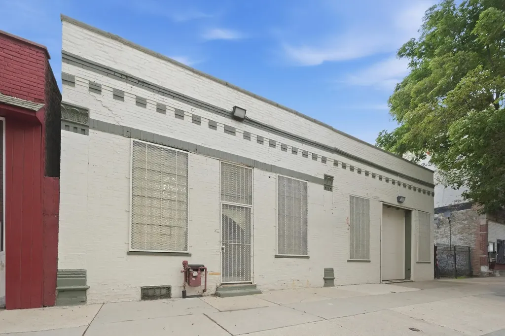 2290 South Blue Island Avenue Chicago IL 60608
