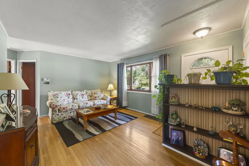829 South Grace Street Lombard IL 60148