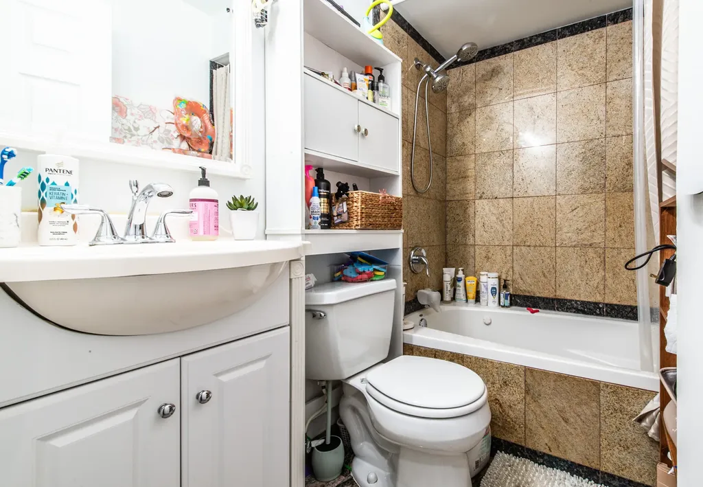8641.5 West Foster Avenue Chicago IL 60656