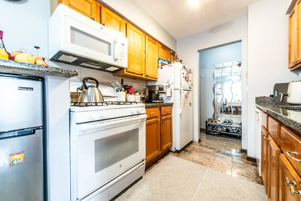 8641.5 West Foster Avenue Chicago IL 60656