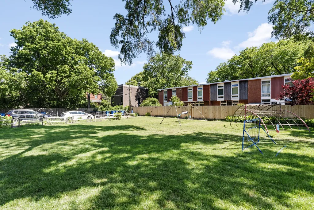 4753 South Woodlawn Avenue Chicago IL 60615