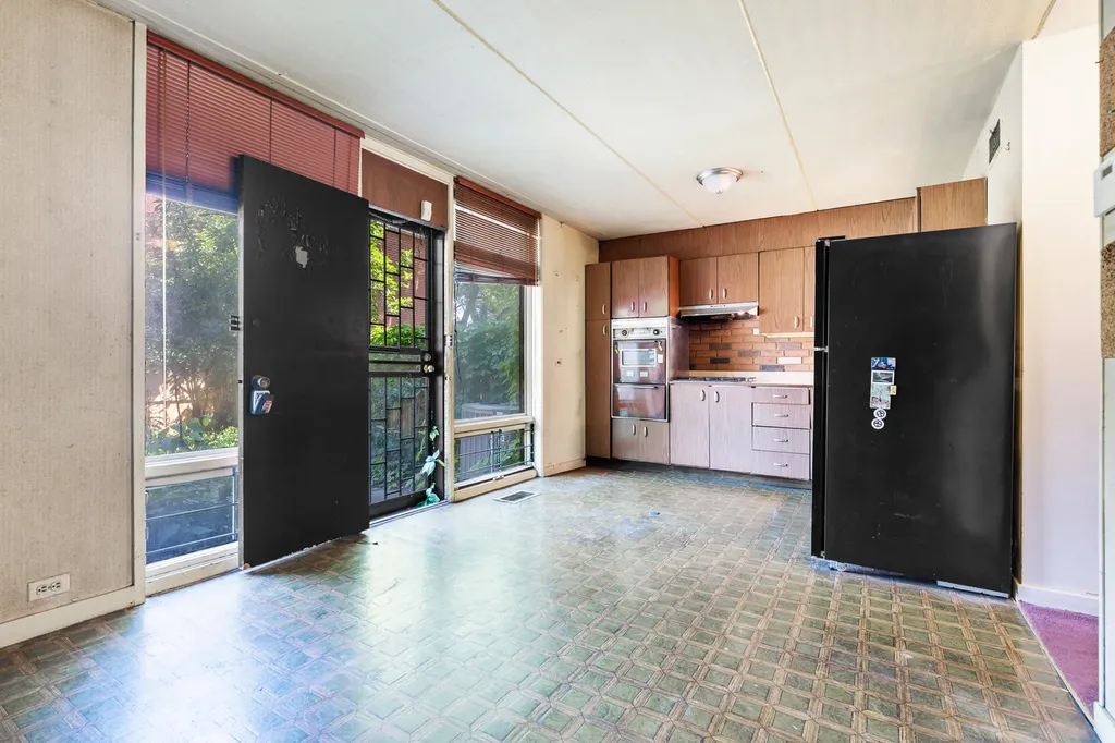 4753 South Woodlawn Avenue Chicago IL 60615