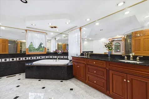 238 Westmoreland Drive Wilmette IL 60091