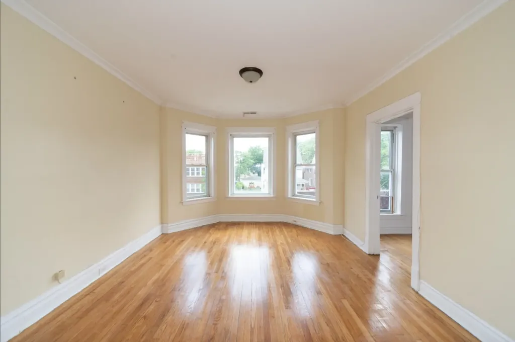 921 North Leclaire Avenue Chicago IL 60651