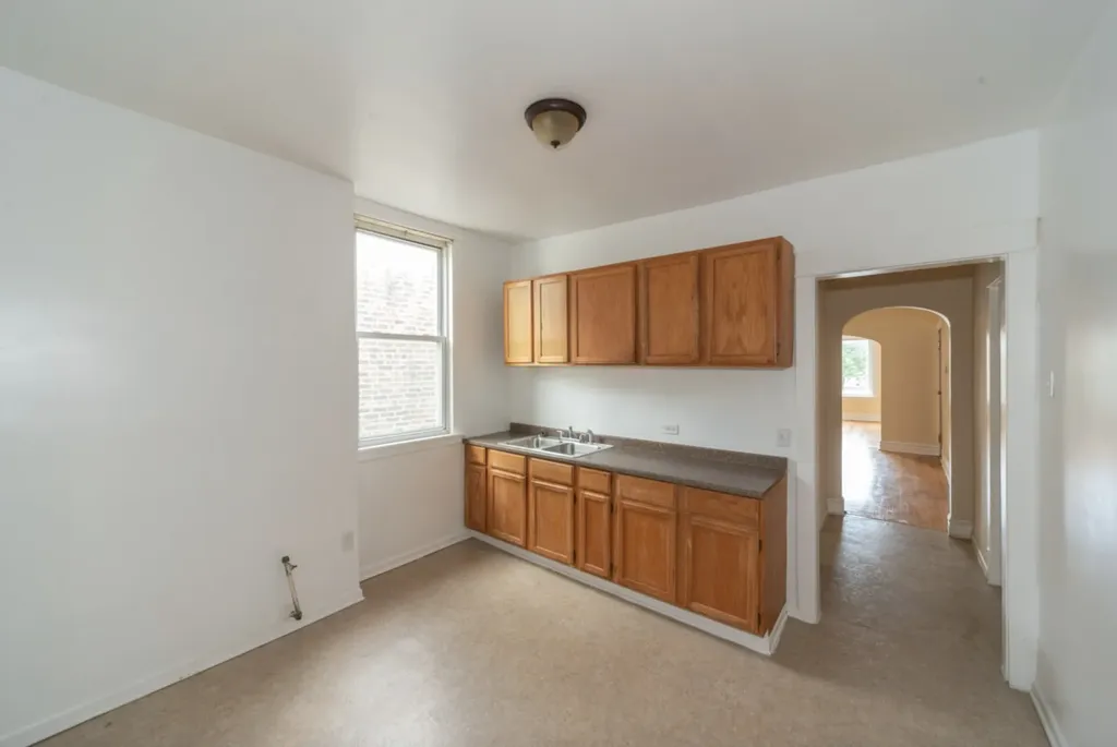921 North Leclaire Avenue Chicago IL 60651