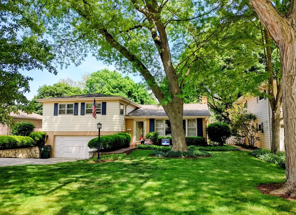 311 North Beverly Lane Arlington Heights IL 60004