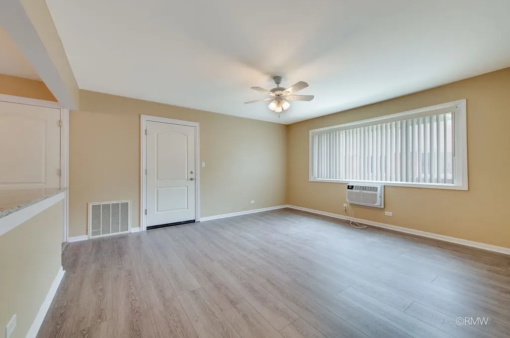 32 North Main Street Glen Ellyn IL 60137