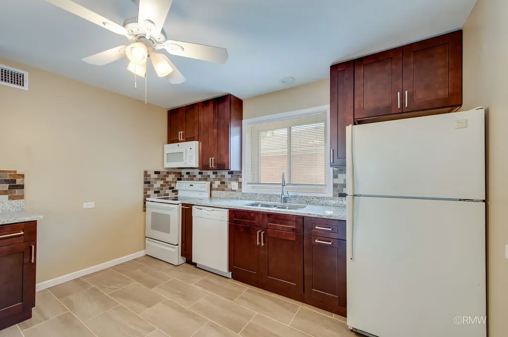 32 North Main Street Glen Ellyn IL 60137