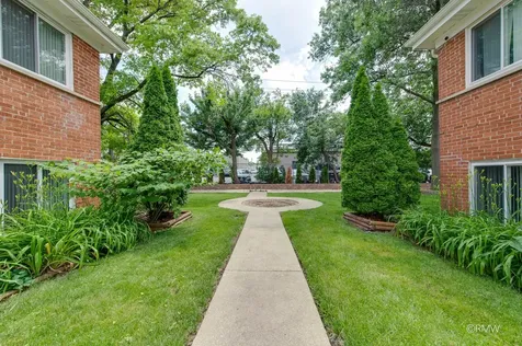 32 North Main Street Glen Ellyn IL 60137
