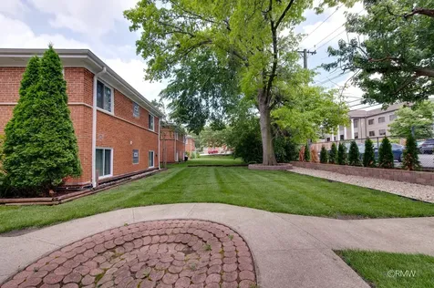 32 North Main Street Glen Ellyn IL 60137