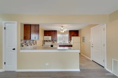 32 North Main Street Glen Ellyn IL 60137