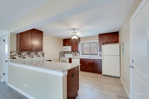 32 North Main Street Glen Ellyn IL 60137