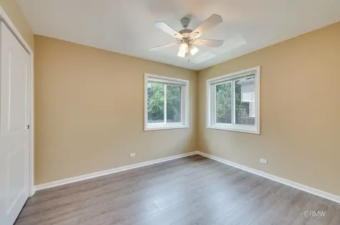32 North Main Street Glen Ellyn IL 60137