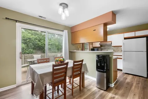 417 Newbury Drive Island Lake IL 60042