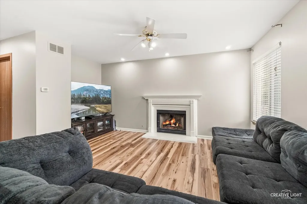 941 Taralon Trail Lake In The Hills IL 60156