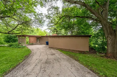 341 Hickory Haven Drive E Gurnee IL 60031