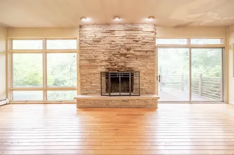 341 Hickory Haven Drive E Gurnee IL 60031