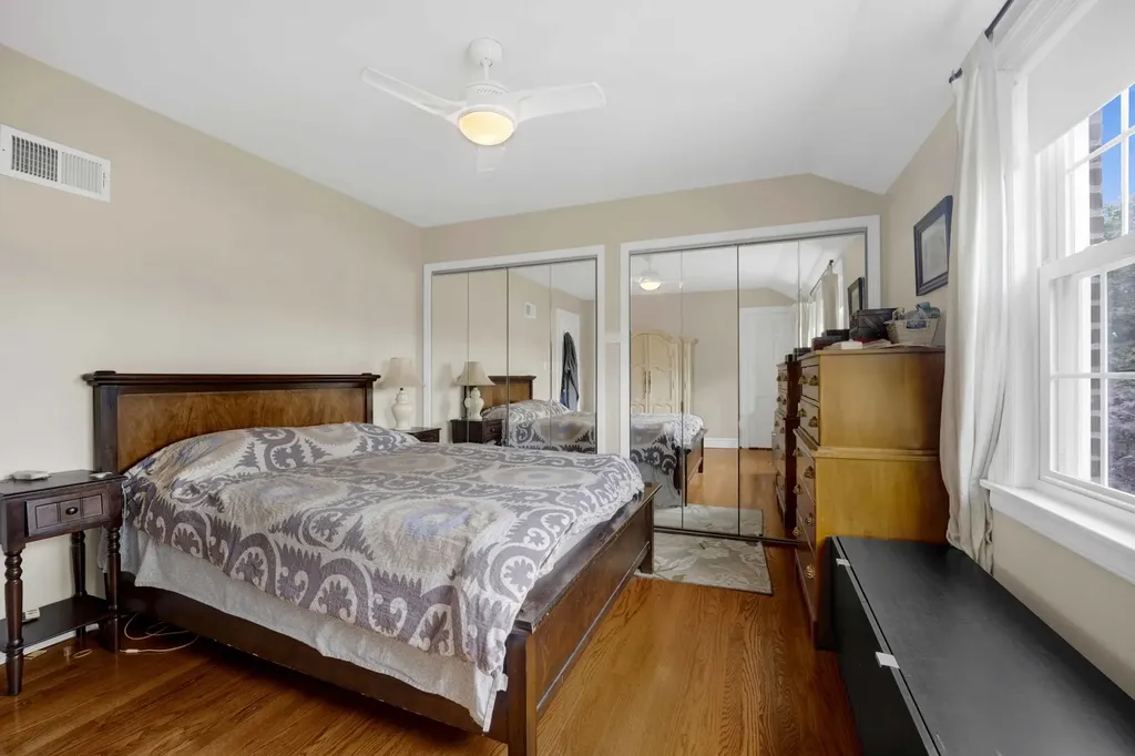 6043 North Keeler Avenue Chicago IL 60646