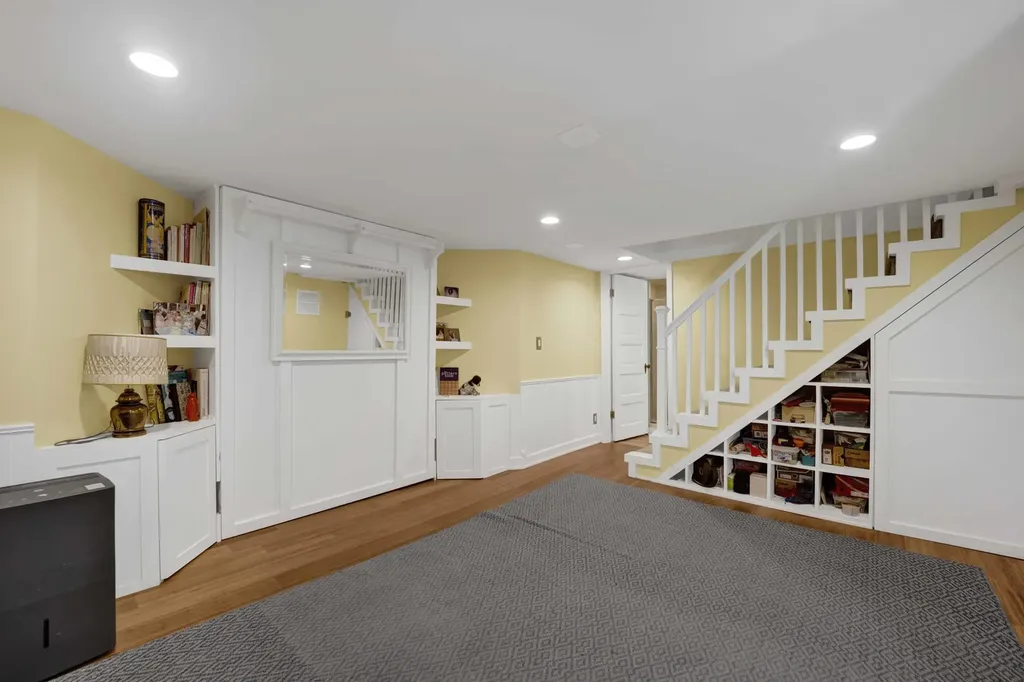 6043 North Keeler Avenue Chicago IL 60646