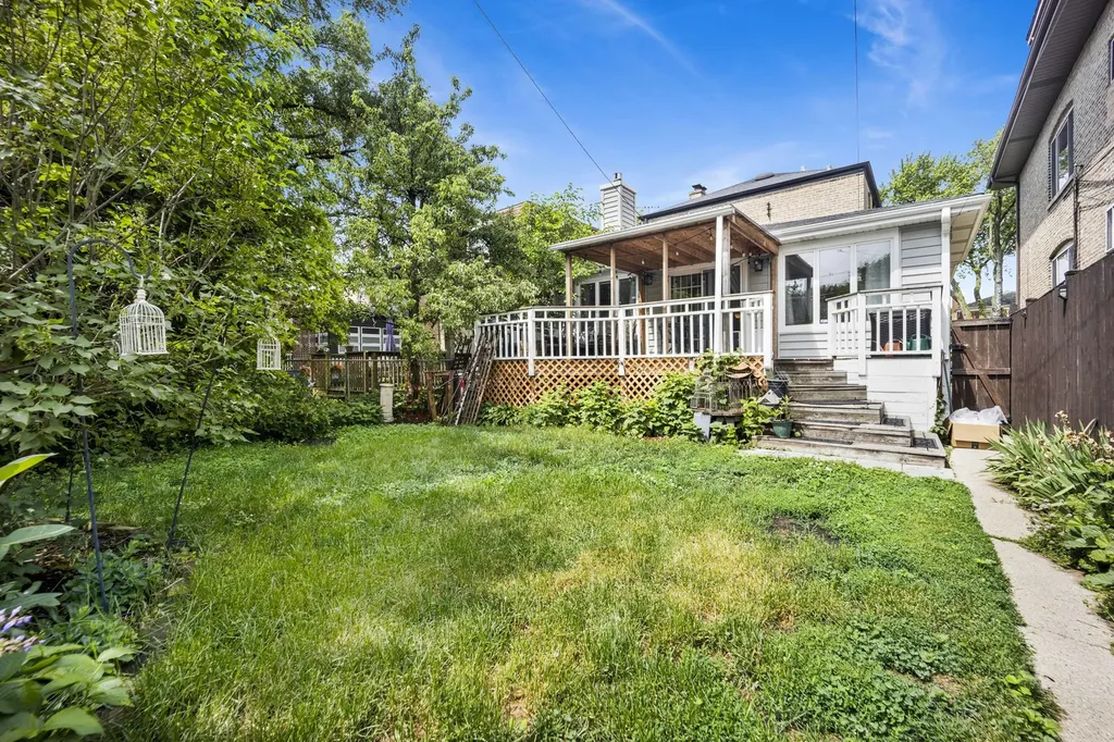6043 North Keeler Avenue Chicago IL 60646