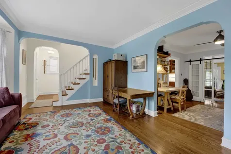 6043 North Keeler Avenue Chicago IL 60646