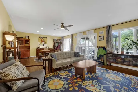 6043 North Keeler Avenue Chicago IL 60646