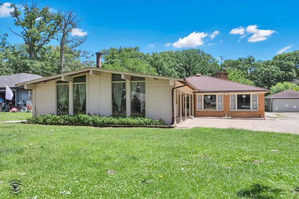 23935 South Kings Road Crete IL 60417