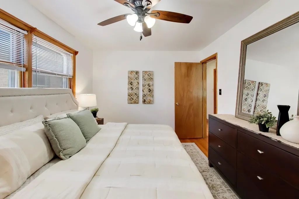 3439 South Hermitage Avenue Chicago IL 60608