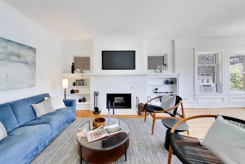 434 West Aldine Avenue Chicago IL 60657