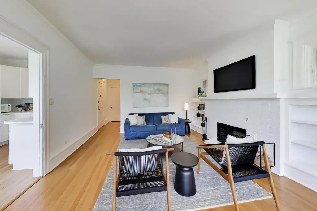 434 West Aldine Avenue Chicago IL 60657