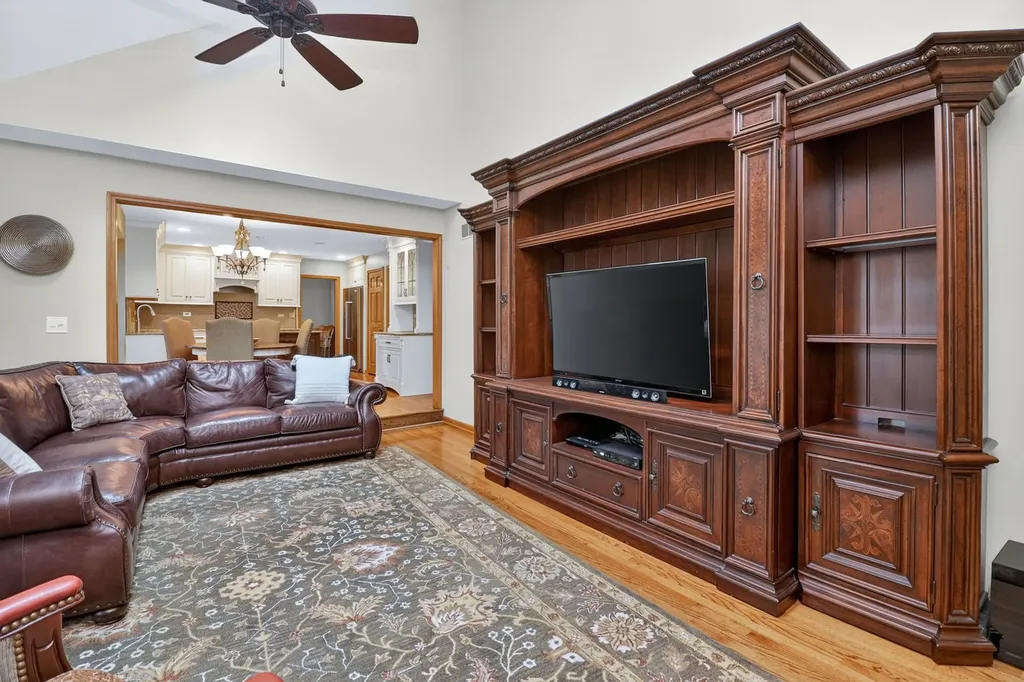 7806 Regency Grove Drive Darien IL 60561