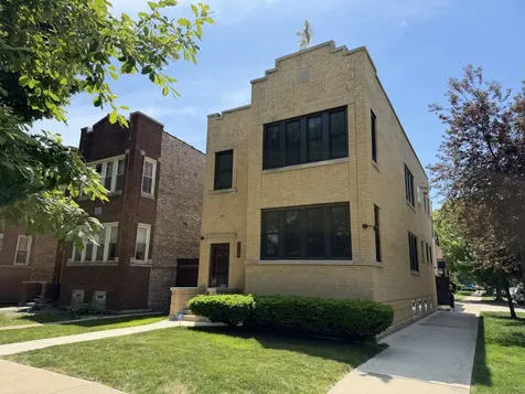 4957 West Sunnyside Avenue Chicago IL 60630