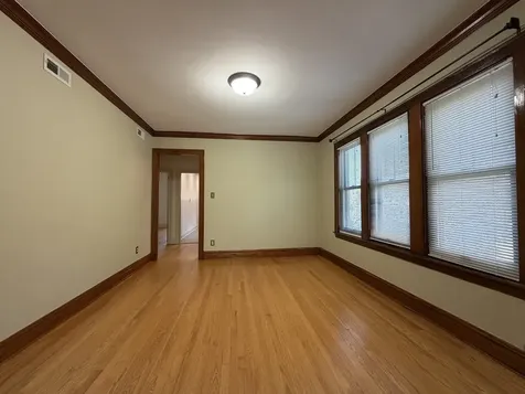 4957 West Sunnyside Avenue Chicago IL 60630