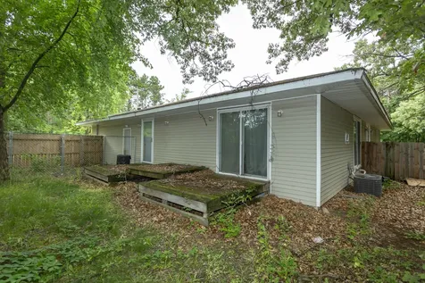 1572 Winnetka Street Dixon IL 61021