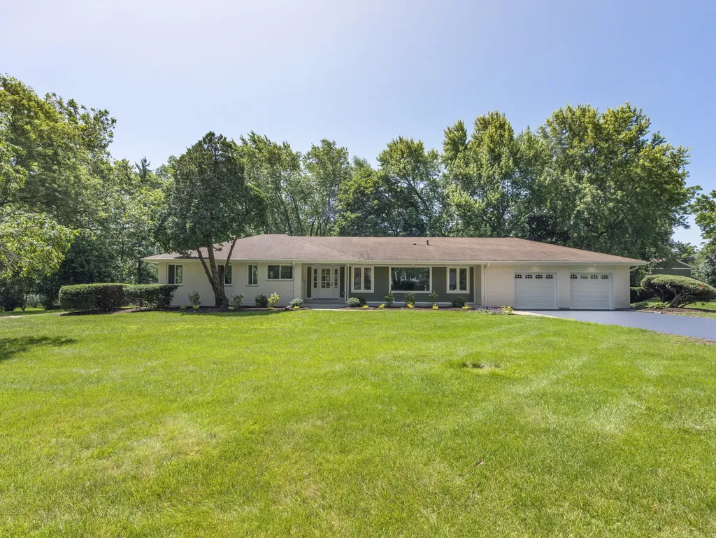 18 Lynn Drive Hawthorn Woods IL 60047